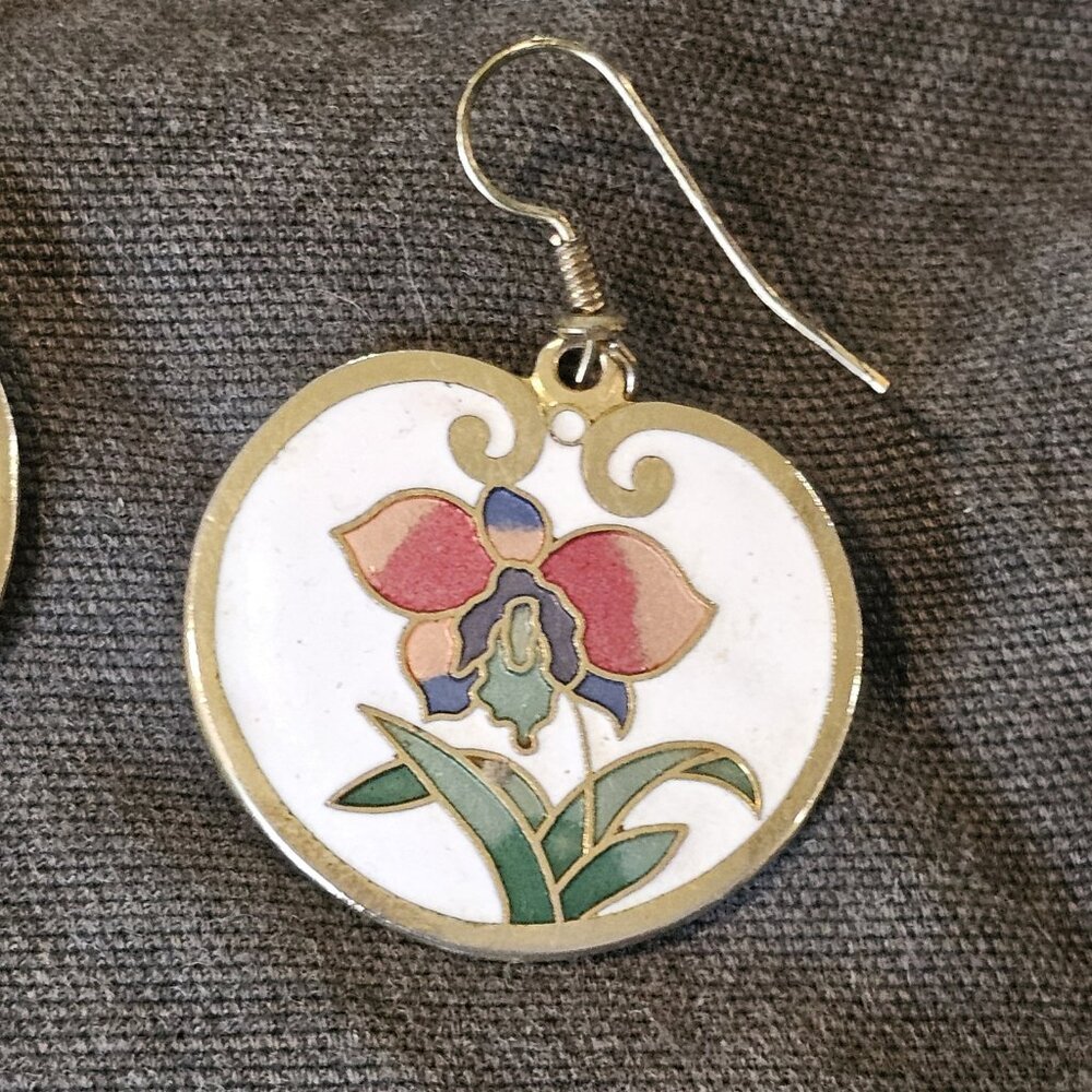Retro Cloisonne Floral Dangle Earrings Iris Gold Tone Pierced Enameled Iris - Picture 4 of 8